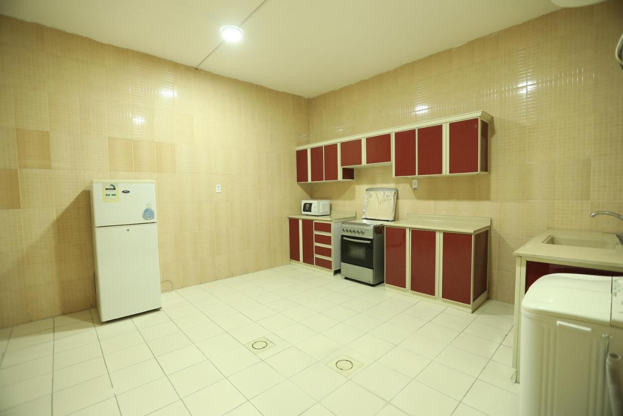 Al Eairy Apartments -Aldamam 7 Даммам Экстерьер фото